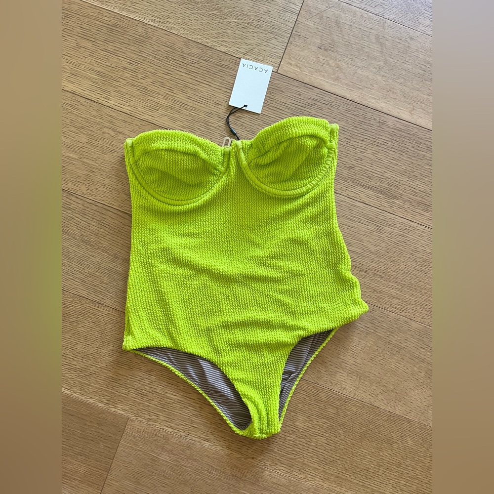 Acacia BRADY scrunch 1 piece NWT size L large